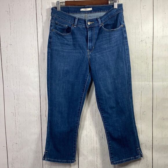 Levis Womens Classic Capri Jeans - Picture 1 of 13